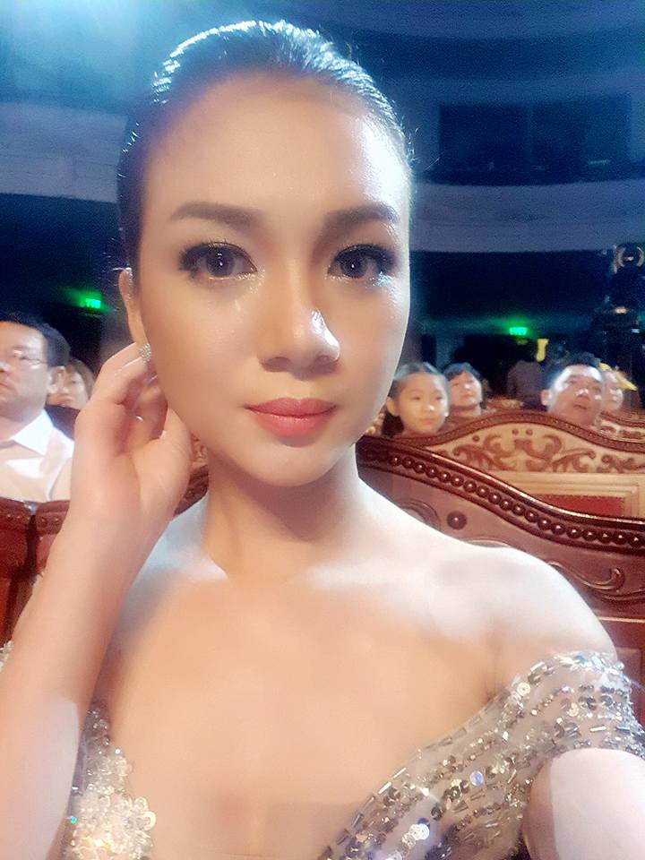 Tình tiết bất ngờ vụ Trường Giang cầu hôn Nhã Phương tại giải Mai vàng - 2