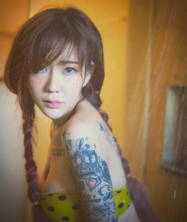 Không quá khó hiểu khi cô nàng &#34;tậu&#34; cho mình nhiều hình xăm đến thế.&nbsp;