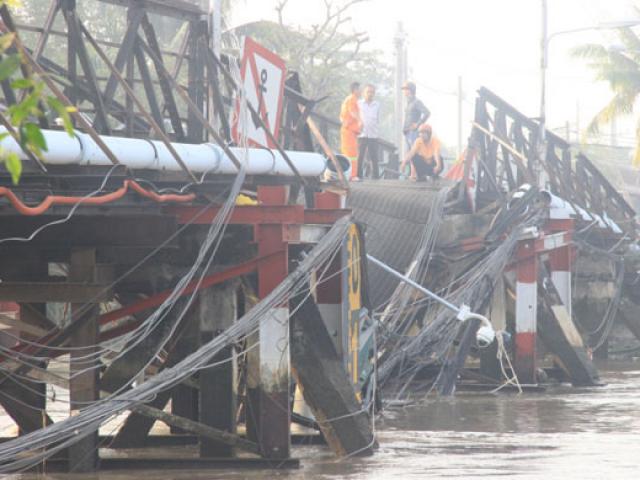 Tin tức trong ngày - Tài xế xe tải làm cầu Long Kiển sập phớt lờ tín hiệu dừng