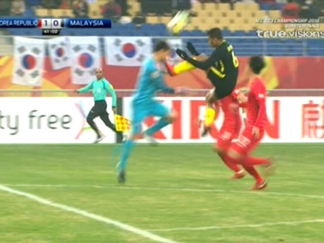 U23 Malaysia thua 12 giây, ức chế đạp ”vỡ ngực” thủ môn Hàn Quốc