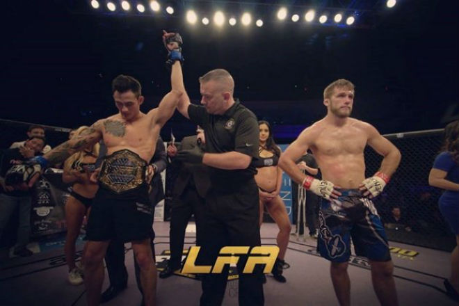 Tin thể thao HOT 20/1: Võ sĩ gốc Việt vô địch MMA thế giới - 1