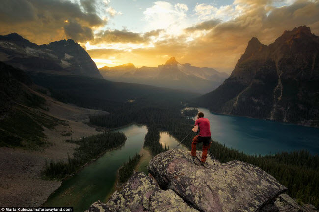 Khung cảnh hùng vĩ tại cao nguyên Opabin gần hồ O'Hara ở British Columbia, Canada.