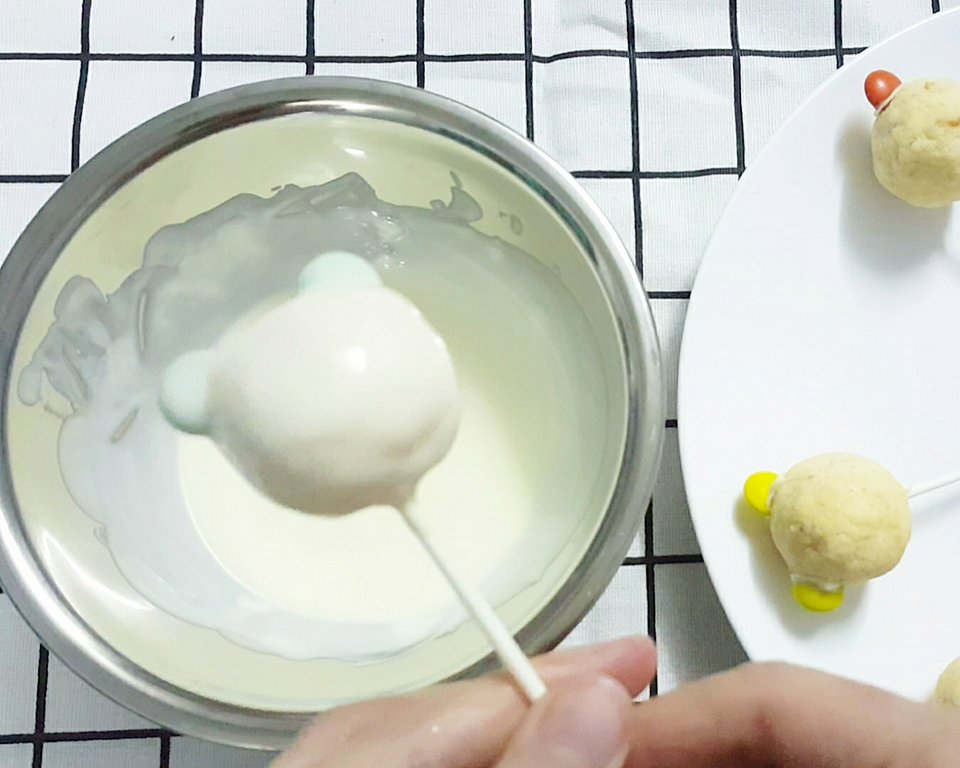 Làm Cake Pop siêu dễ thương tặng bé yêu nhân dịp năm mới - 5