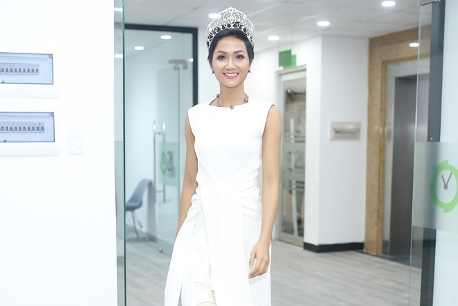 Hoa hậu H'Hen Niê: "Tiếng Anh là cản trở lớn nhất" - 2