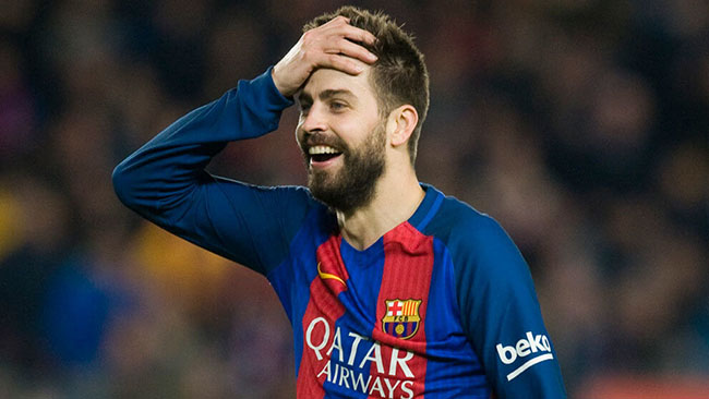 1. Gerard Pique: Theo tạp chí La Vanguardia, tiền vệ nổi tiếng điển trai và tài năng người Tây Ban Nha của đội tuyển Barcelona có chỉ số IQ 170. Sở hữu chỉ số IQ cực khủng này đã khiến Pique nằm trong top 0.001% những người thông minh nhất thế giới, cao hơn so với đại thiên tài Albert Einstein (IQ khoảng 160). Với chỉ số IQ cực khủng này, Pique được ca ngợi là cầu thủ bóng đá có chỉ số IQ cao nhất thế giới.