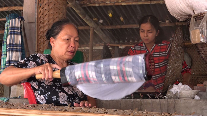 Bí quyết của làng nghề bánh tráng trăm năm phục vụ Tết - 2