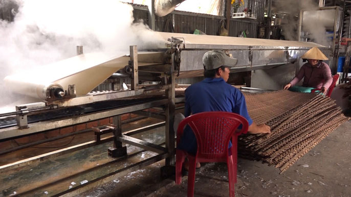 Bí quyết của làng nghề bánh tráng trăm năm phục vụ Tết - 5