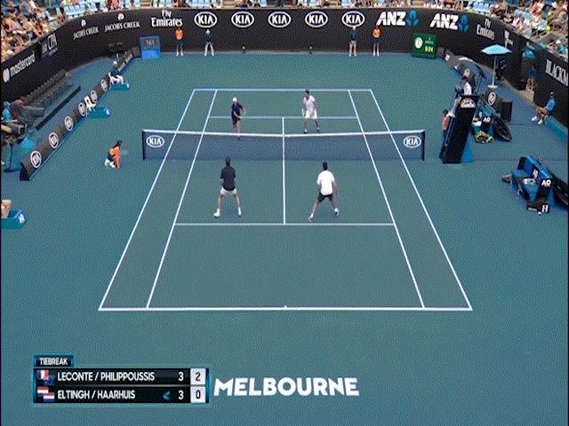 Kiệt tác Australian Open: SAO 41 tuổi lập siêu phẩm, xách ba lô chạy trốn