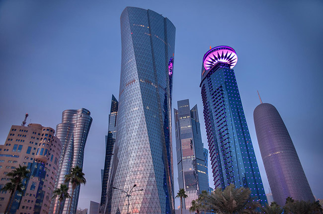 Al Bidda Tower: Tòa tháp dạng xoắn độc đáo này được xây dựng vào năm 2010,&nbsp;cao 215m và gồm 43 tầng.