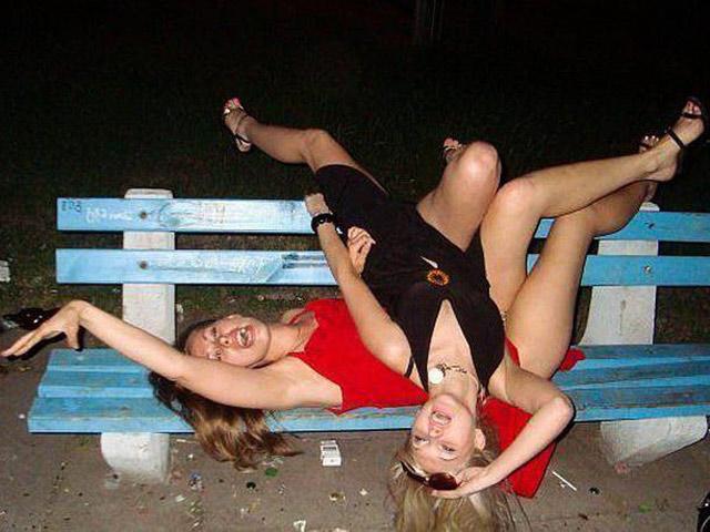 Tranh vui - Cổ vũ U23 Việt Nam, "vui thôi đừng vui quá"