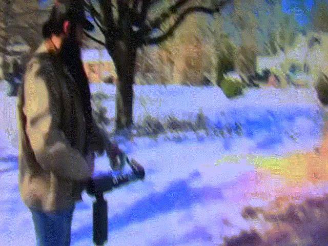 Thế giới - Mỹ: Dùng súng phun lửa dọn tuyết trong nháy mắt