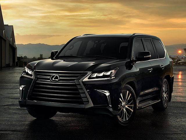 SUV hạng sang Lexus LX 570 giảm giá mạnh - 1