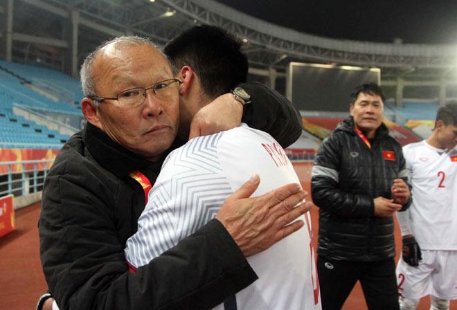 U23 Việt Nam biến ảo như thần: Uzbekistan khiếp sợ dàn “siêu dự bị” - 1