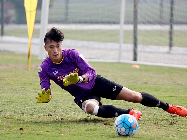 Bóng đá - “Thánh cản penalty” Bùi Tiến Dũng: Từ phụ hồ đến học hỏi Petr Cech