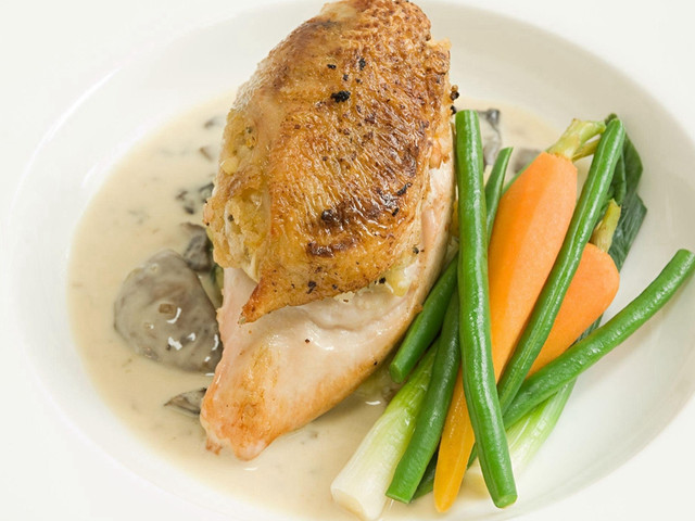 Những món ngon giúp CĐV nạp năng lượng để cổ vũ cho U23 VN ở Thường Châu - 6