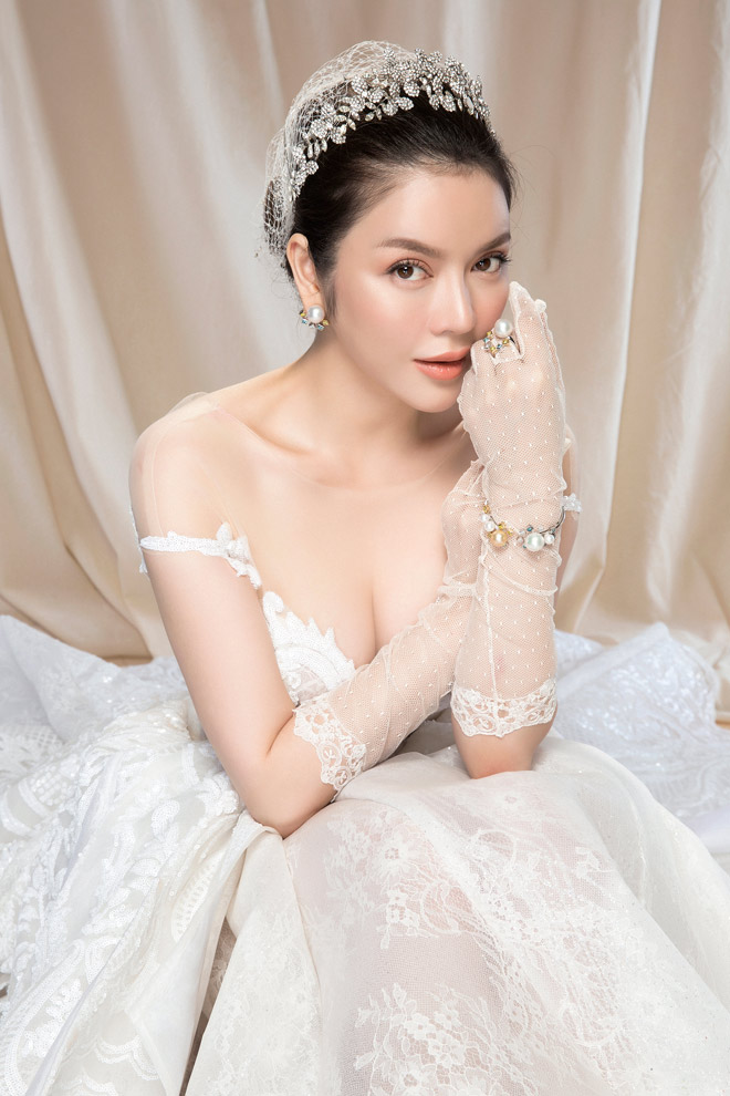 Lý Nhã Kỳ khoe ngực đầy khi mặc váy cô dâu - 8