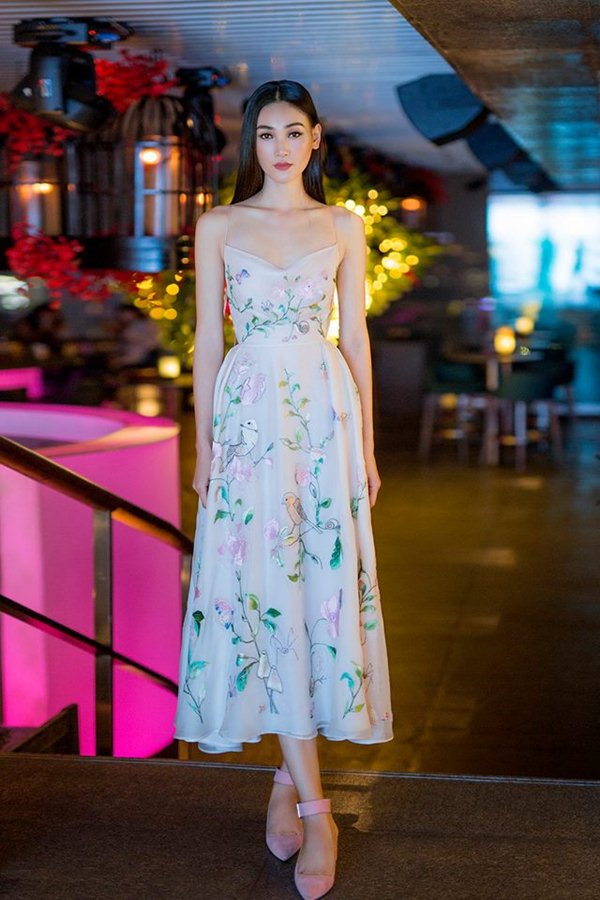 Váy mặc như không khoe đường cong nữ thần của Thu Thủy đẹp nhất tuần - 6