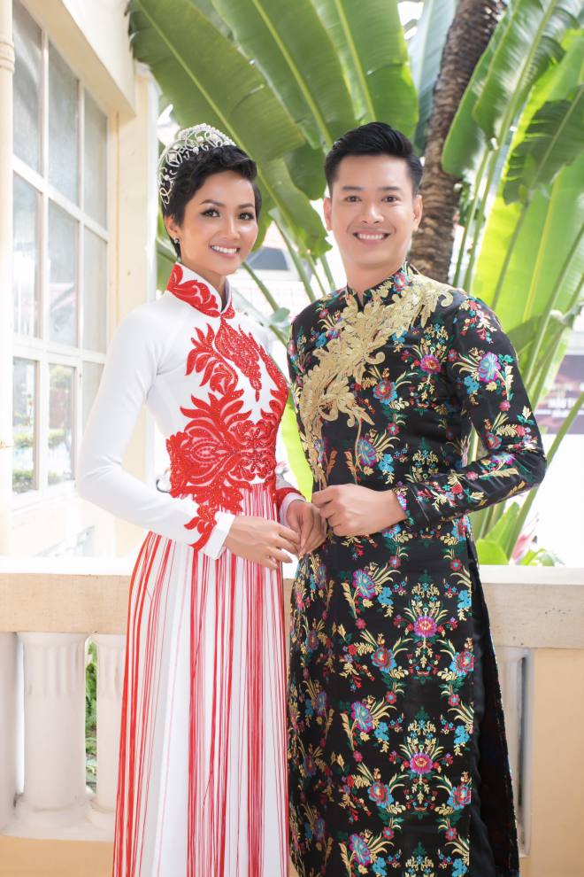 Hoa hậu H&#39;Hen Niê tình tứ bên siêu mẫu Hồ Đức Vĩnh - 5
