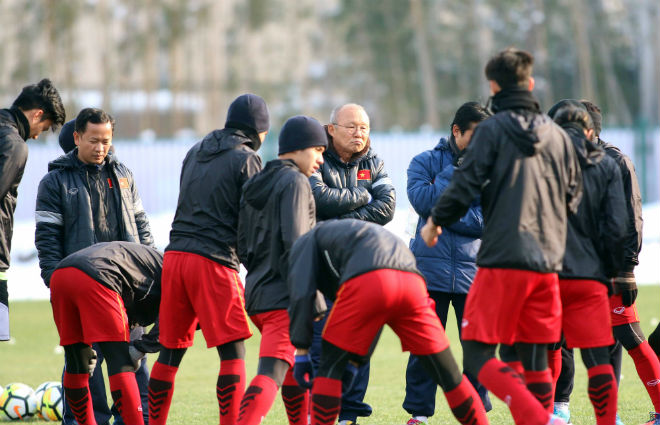 U23 Việt Nam: Nắng đẹp ở Thường Châu, thầy Park họp kín - 3