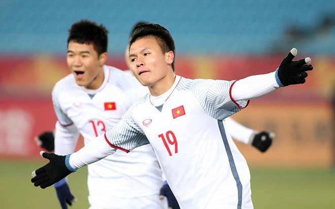 Bạn gái Quang Hải làm điều cực đáng yêu cổ vũ U23 Việt Nam đá chung kết - 1