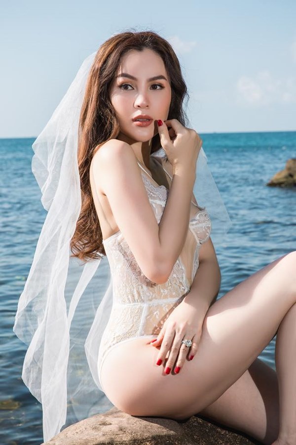 Người mẫu nội y xứ Huế hứa tặng mỗi cầu thủ U23 VN một nụ hôn - 6