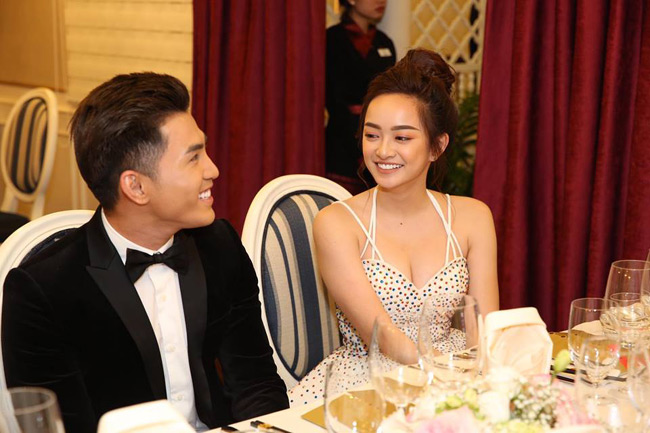 Ngoài đời, Kaity Nguyễn là bóng hồng được nhiều trai đẹp để mắt. Chuyện tình cảm &#34;phim giả tình thật&#34; giữa Kaity và Will nhóm 365 nảy sinh nhiều tin đồn.