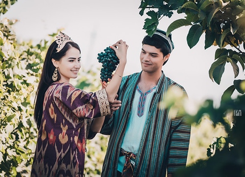 Quốc phục siêu đẹp của nước Uzbekistan - 1
