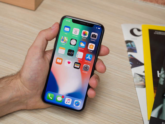 Dế sắp ra lò - Doanh số iPhone X yếu kém, Apple tìm cách tháo chạy khỏi Samsung