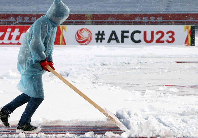 5 mẹo giúp fan bóng đá chống chọi với cái lạnh dưới trời tuyết rơi - 3