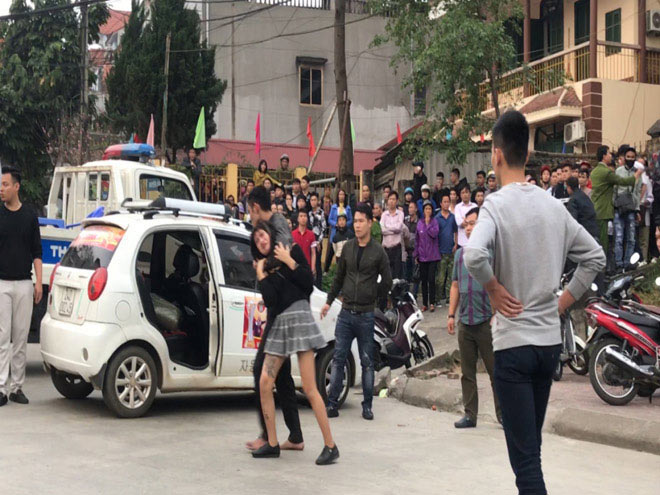 Cận cảnh khống chế nam thanh niên kề dao uy hiếp cô gái trẻ - 3