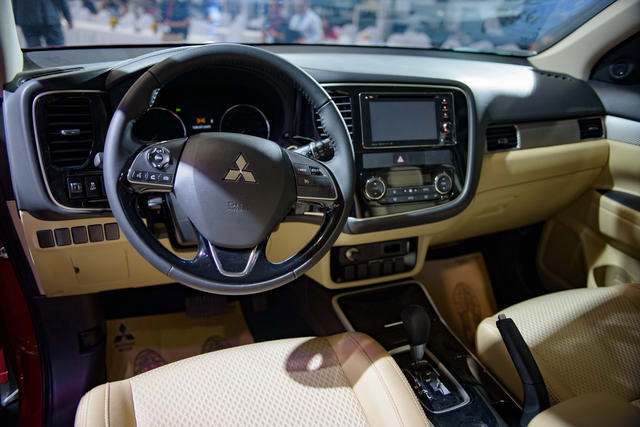 Mitsubishi Outlander Black Edition lắp ráp ở Việt Nam - 4