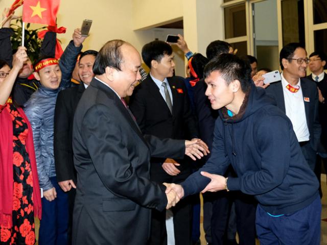 Tin tức trong ngày - Thủ tướng gặp U23 Việt Nam: &quot;Chưa bao giờ chờ đợi lâu đến thế&quot;