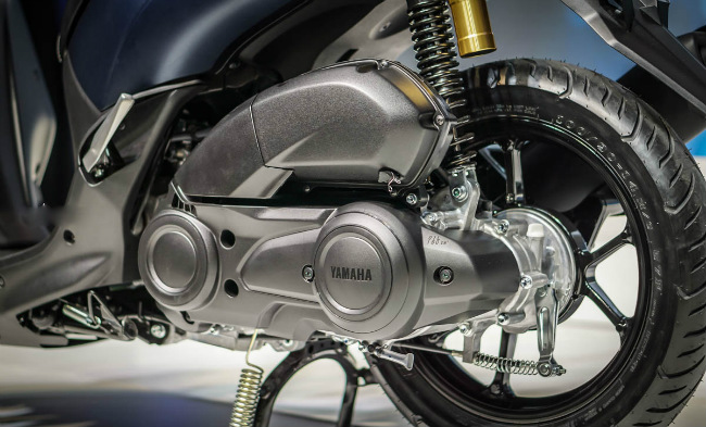 Đó chính là loại động cơ SOHC, 4 valve, có khả năng sản sinh công suất 11.8 mã lực tại 8.000 vòng/phút và mô-men xoắn cực đại 11.3 Nm tại 7.000 vòng/phút.