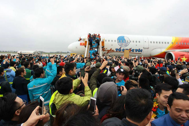 U23 Việt Nam về nước: Hành trình rực sắc đỏ, triệu fan hân hoan đón - 12