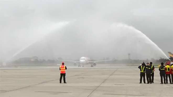 U23 Việt Nam về nước: Hành trình rực sắc đỏ, triệu fan hân hoan đón - 13