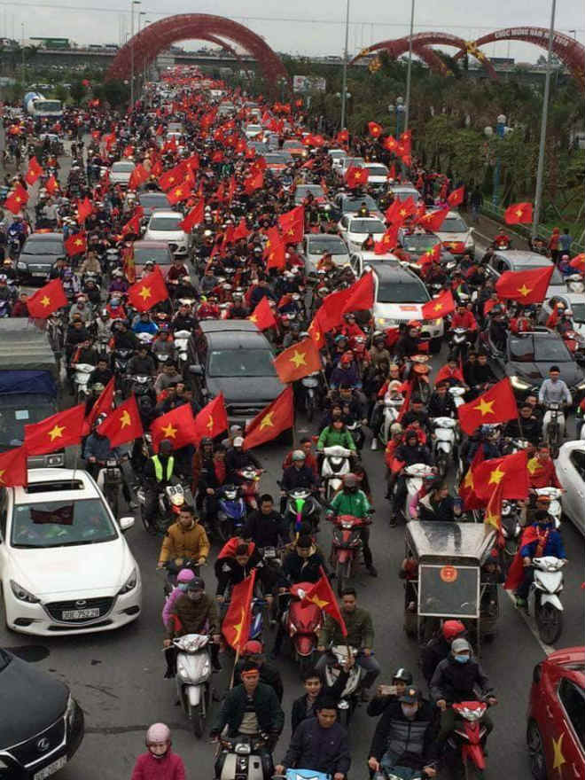 U23 Việt Nam về nước: Hành trình rực sắc đỏ, triệu fan hân hoan đón - 6