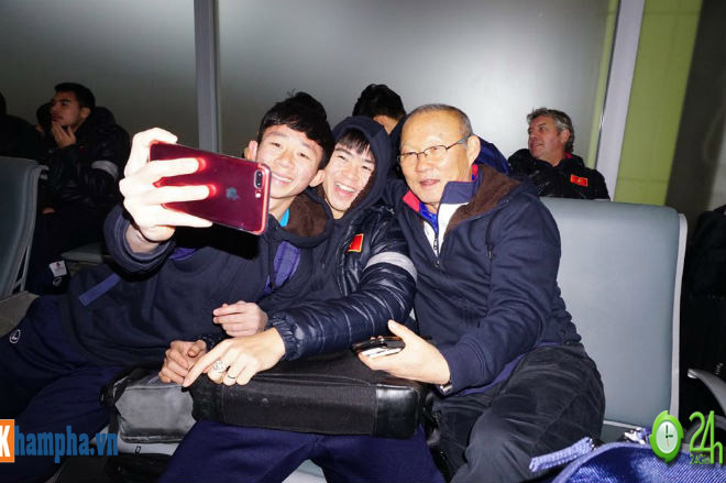 U23 Việt Nam về nước: Hành trình rực sắc đỏ, triệu fan hân hoan đón - 13