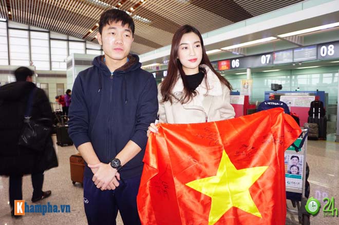 U23 Việt Nam về nước: Hành trình rực sắc đỏ, triệu fan hân hoan đón - 10