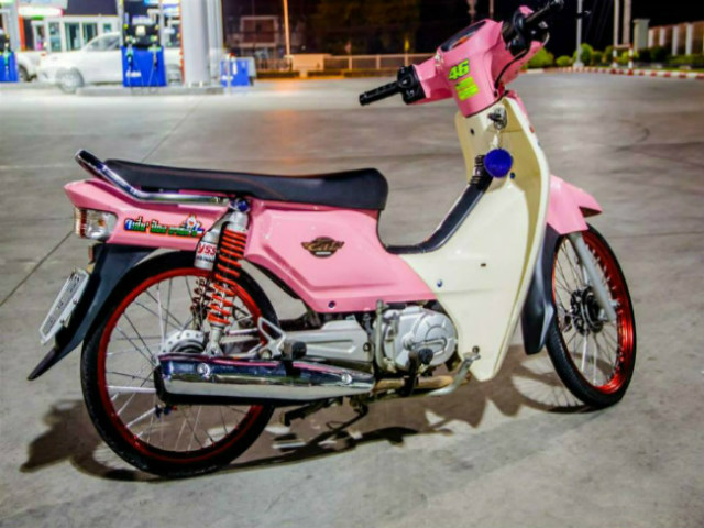 Ngắm Honda Dream hồng độ kiểng, đẹp mê mẩn