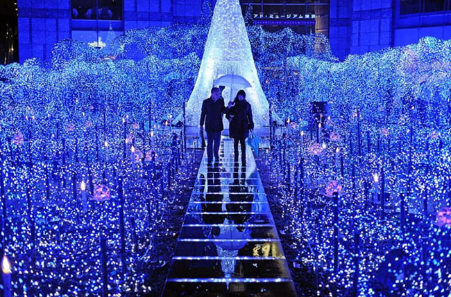 8. Tokyo, Nhật Bản: Du khách có thể đi mua sắm, trượt tuyết hoặc dạo bộ ở nhiều khu vực &nbsp;gần gũi với thiên nhiên xung quanh Tokyo.