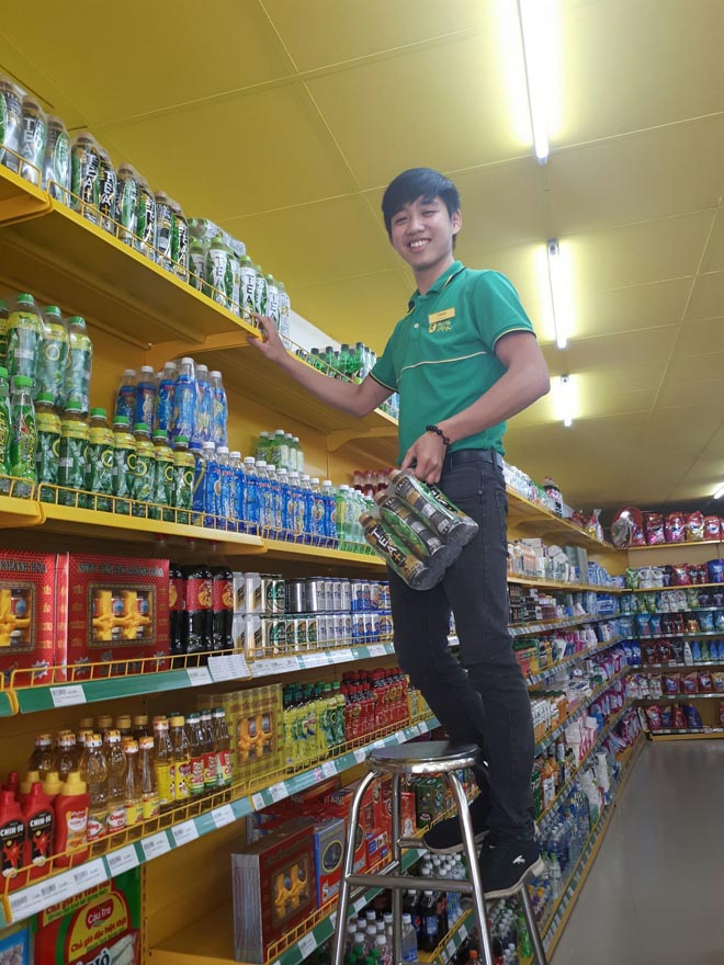 18 tuổi: cặp song sinh làm quản lý siêu thị bán hàng tiêu dùng có tiếng tại TP.HCM - 3