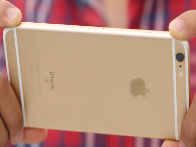 NÓNG: iPhone 6s Plus và Galaxy A7 giảm giá sốc đón Tết