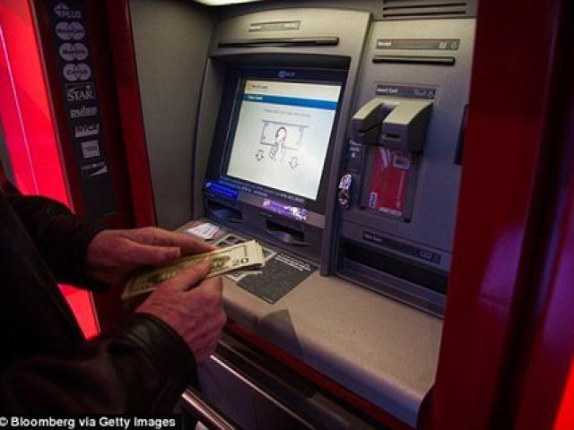 Tài chính - Bất động sản - Máy ATM bị hacker tấn công, nhả tiền ào ạt