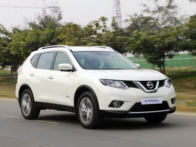 Giảm giá mạnh, Nissan X-Trail vẫn khó bán - 1