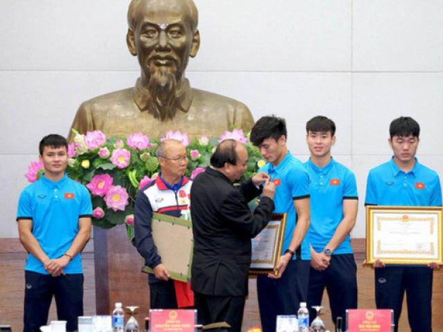 Tin tức trong ngày - Vinh danh 3 tuyển thủ U23 Việt Nam, Bùi Tiến Dũng được thưởng 200 triệu đồng