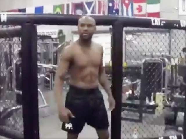 “Vua boxing” Mayweather vào lồng MMA, tái đấu tỷ đô với McGregor?