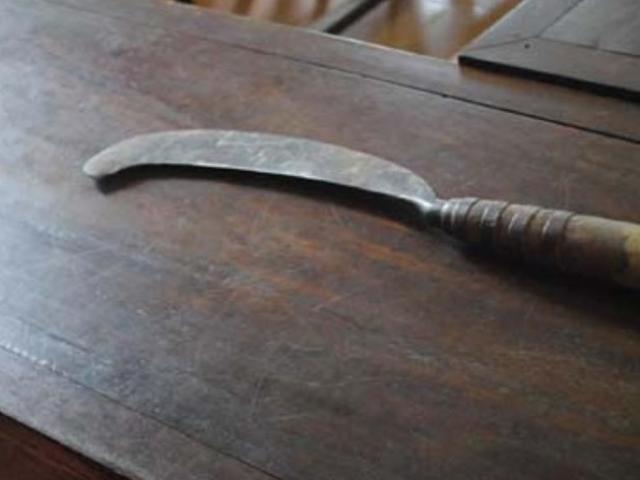 Pháp luật - Lấy rựa chém cha vợ vì cho là… ồn ào