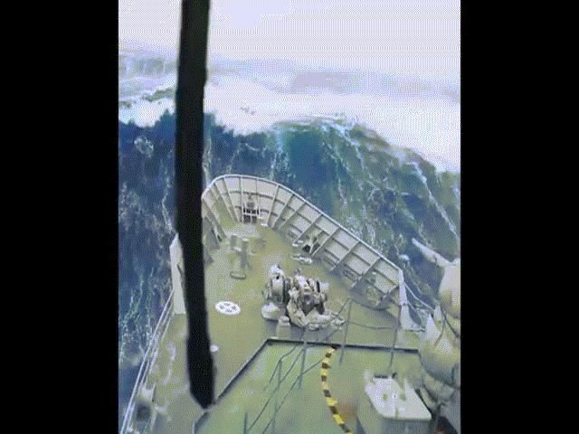 Thế giới - Tàu chiến New Zealand bị sóng biển như nhà 3 tầng nuốt gọn