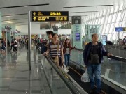 Tin tức trong ngày - Bị cấm bay vẫn sang được Nga bằng... hàng không