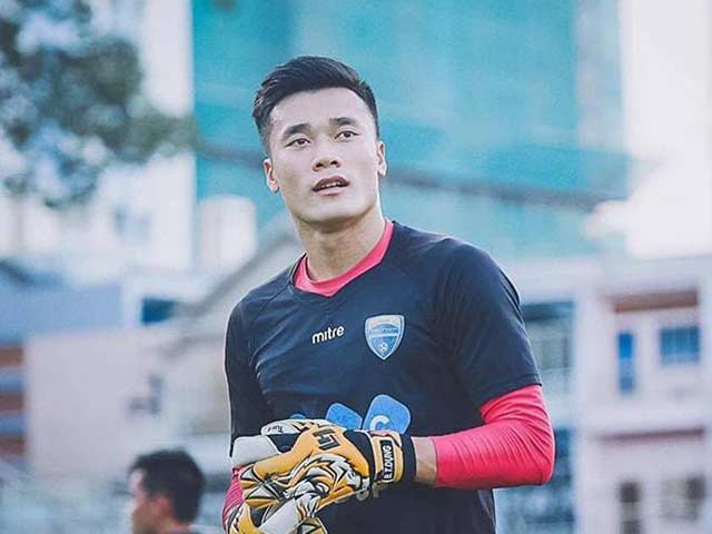 Bóng đá - Thủ môn Tiến Dũng có "báo giá tiền tỷ": Học Ronaldo, Beckham?